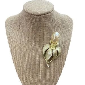 Vtg Sarah Coventry Brooch - Huge Textured Cream Pearl